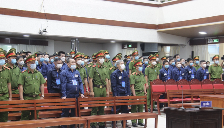 Vụ buôn lậu 200 triệu lít xăng: Khởi tố thêm 23 bị can- Ảnh 3. Vụ buôn lậu 200 triệu lít xăng: Khởi tố thêm 23 bị can- Ảnh 3.