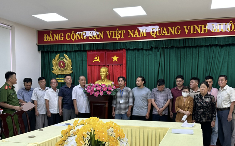 Vụ buôn lậu 200 triệu lít xăng: Khởi tố thêm 23 bị can- Ảnh 1. Vụ buôn lậu 200 triệu lít xăng: Khởi tố thêm 23 bị can- Ảnh 1.