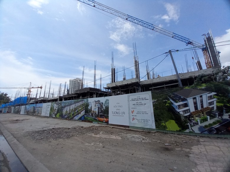 C&ocirc;ng an Kh&aacute;nh H&ograve;a đang x&aacute;c minh vi phạm tại dự &aacute;n Khu d&acirc;n cư Cồn T&acirc;n Lập- Ảnh 1.