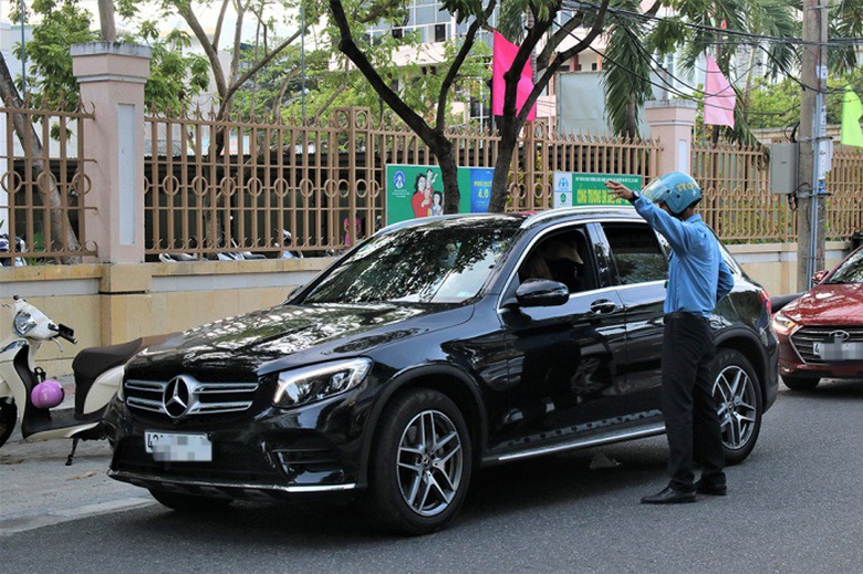 Đ&agrave; Nẵng gi&aacute;m s&aacute;t chặt hoạt động đưa đ&oacute;n học sinh bằng &ocirc; t&ocirc;- Ảnh 1.