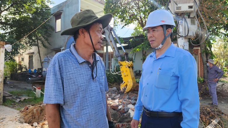 Quảng Ngãi: Người dân tháo dỡ nhà, kịp bàn giao mặt bằng làm cao tốc trước 30/6- Ảnh 3. Quảng Ngãi: Người dân tháo dỡ nhà, kịp bàn giao mặt bằng làm cao tốc trước 30/6- Ảnh 3.