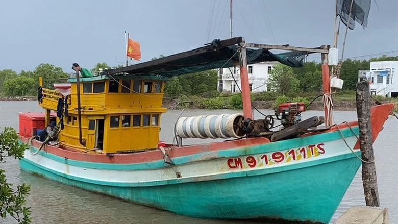 Mượn gi&aacute;m s&aacute;t h&agrave;nh tr&igrave;nh, một chủ t&agrave;u c&aacute; ở C&agrave; Mau bị phạt 75 triệu - Ảnh 1.