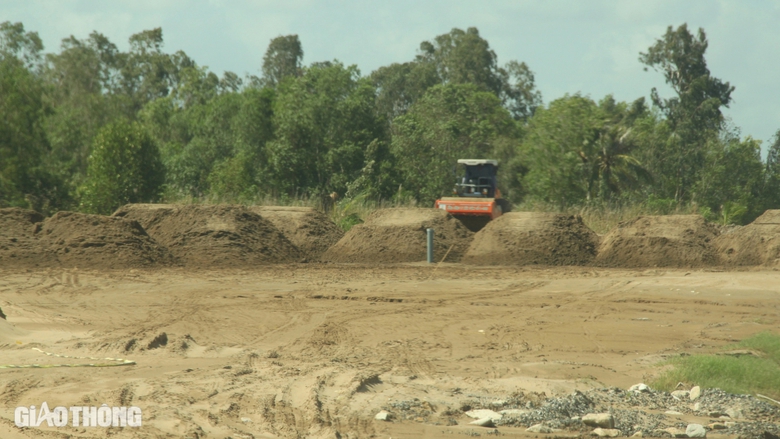 Tăng tốc thi c&ocirc;ng cao tốc qua C&agrave; Mau- Ảnh 4.