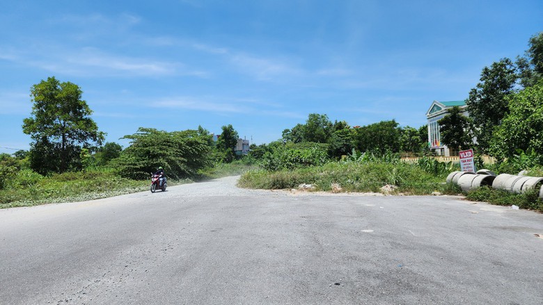 Ngổn ngang dự &aacute;n đường 876m ở Quảng Ng&atilde;i: Sau 9 năm l&agrave;m được 150m- Ảnh 1.