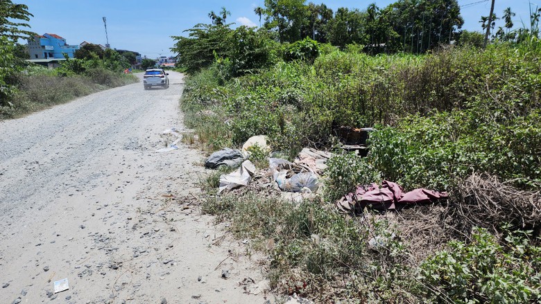 Ngổn ngang dự &aacute;n đường 876m ở Quảng Ng&atilde;i: Sau 9 năm l&agrave;m được 150m- Ảnh 2.