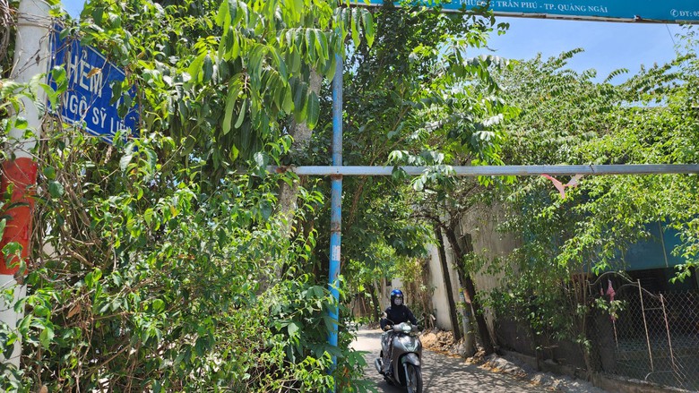 Ngổn ngang dự &aacute;n đường 876m ở Quảng Ng&atilde;i: Sau 9 năm l&agrave;m được 150m- Ảnh 11.