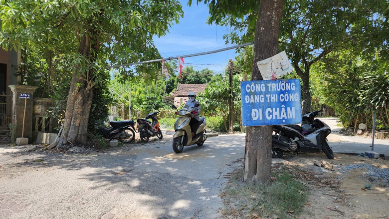 Ngổn ngang dự &aacute;n đường 876m ở Quảng Ng&atilde;i: Sau 9 năm l&agrave;m được 150m- Ảnh 5.