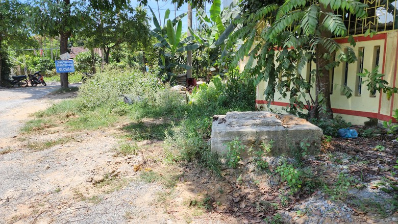 Ngổn ngang dự &aacute;n đường 876m ở Quảng Ng&atilde;i: Sau 9 năm l&agrave;m được 150m- Ảnh 8.