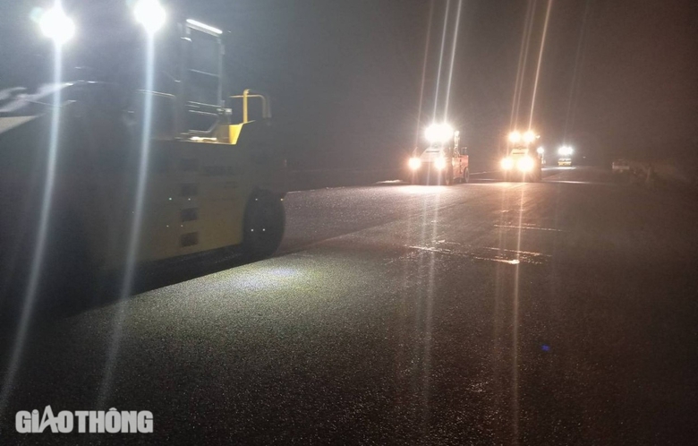 Nh&agrave; thầu đồng loạt s&aacute;ng đ&egrave;n đua tiến độ cao tốc Vạn Ninh - Cam Lộ- Ảnh 7.