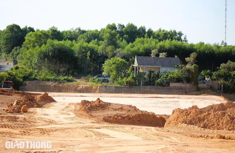 Nh&agrave; thầu đồng loạt s&aacute;ng đ&egrave;n đua tiến độ cao tốc Vạn Ninh - Cam Lộ- Ảnh 9.