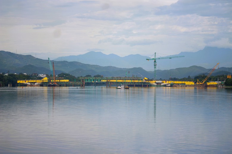 B&agrave;n giao mặt bằng dự &aacute;n đường ven biển v&agrave; cầu vượt s&ocirc;ng Hương trong th&aacute;ng 7- Ảnh 1.