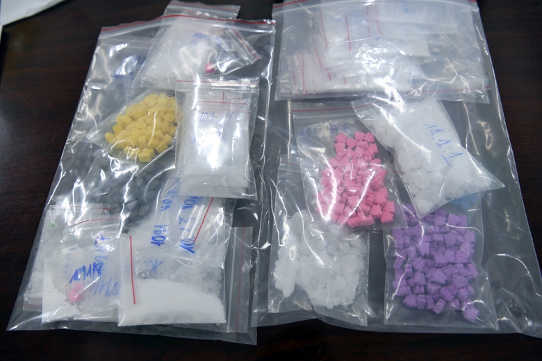 Qu&aacute;n bar ở TP.HCM c&ocirc;ng khai b&aacute;n ma t&uacute;y, lực lượng chức năng c&oacute; dấu hiệu l&agrave;m ngơ- Ảnh 2.