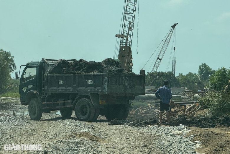 Vành đai 3 TP.HCM: Cầu Nhơn Trạch vượt tiến độ, đã lao hai nhịp dầm- Ảnh 2. Vành đai 3 TP.HCM: Cầu Nhơn Trạch vượt tiến độ, đã lao hai nhịp dầm- Ảnh 2.