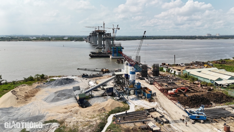 Vành đai 3 TP.HCM: Cầu Nhơn Trạch vượt tiến độ, đã lao hai nhịp dầm- Ảnh 3. Vành đai 3 TP.HCM: Cầu Nhơn Trạch vượt tiến độ, đã lao hai nhịp dầm- Ảnh 3.