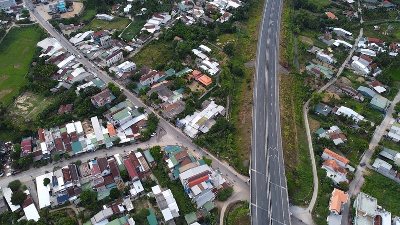 Gỡ điểm nghẽn mặt bằng lớn nhất tr&ecirc;n cao tốc Quảng Ng&atilde;i - Ho&agrave;i Nhơn- Ảnh 7.