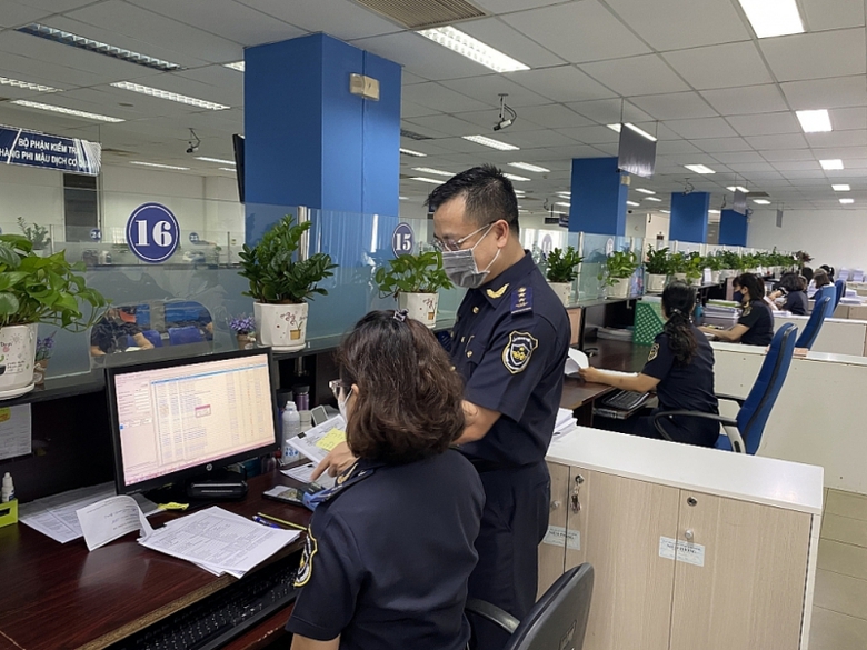 TP.HCM: Dừng l&agrave;m thủ tục hải quan hai doanh nghiệp nợ thuế hơn 20 tỷ- Ảnh 1.