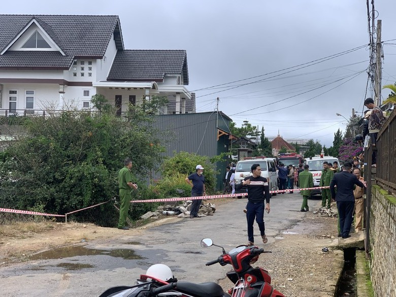 Nhà cháy khi mẹ khóa cửa đi mua sữa, 3 con tử vong- Ảnh 3. Nhà cháy khi mẹ khóa cửa đi mua sữa, 3 con tử vong- Ảnh 3.