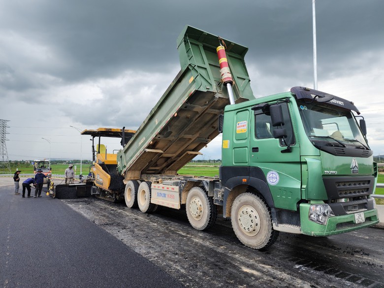 Ngắm n&uacute;t giao cao tốc đầu ti&ecirc;n qua H&agrave; Tĩnh trước ng&agrave;y th&ocirc;ng xe- Ảnh 1.