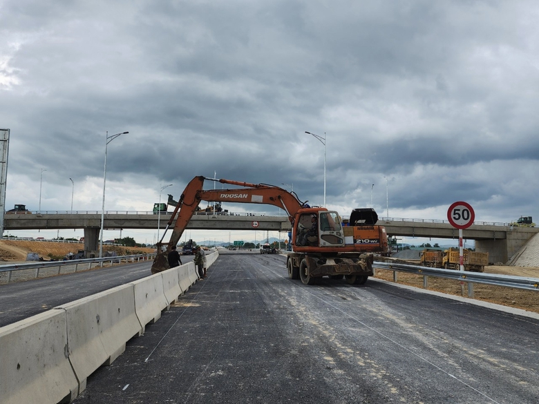 Ngắm n&uacute;t giao cao tốc đầu ti&ecirc;n qua H&agrave; Tĩnh trước ng&agrave;y th&ocirc;ng xe- Ảnh 7.