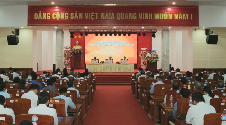 Hậu Giang tập trung nguồn lực ph&aacute;t triển giao th&ocirc;ng, cụm c&ocirc;ng nghiệp- Ảnh 1.