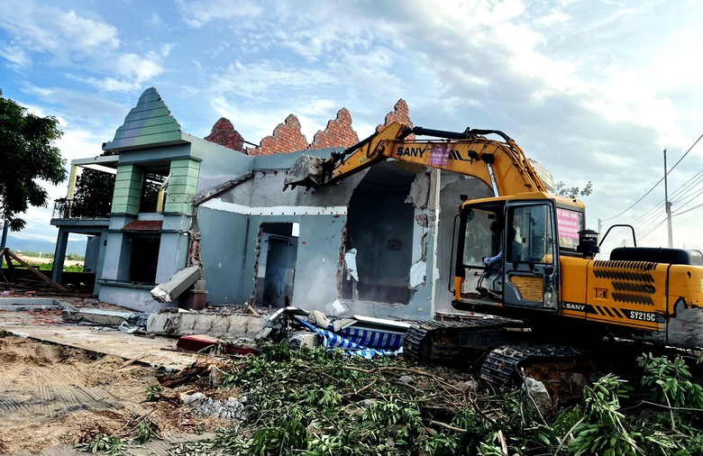 Th&aacute;o dỡ căn nh&agrave; cuối c&ugrave;ng b&agrave;n giao mặt bằng cao tốc Quảng Ng&atilde;i - Ho&agrave;i Nhơn- Ảnh 14.
