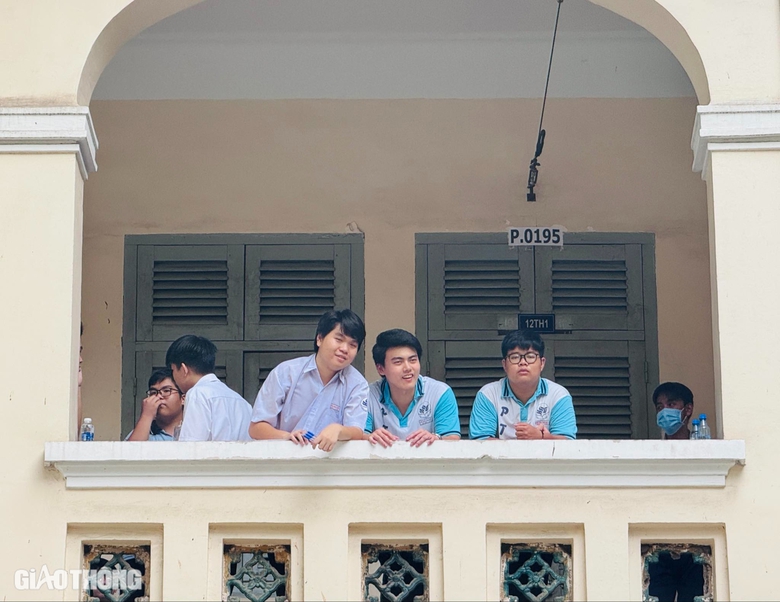 TP.HCM: Th&iacute; sinh rạng rỡ, tự tin bước v&agrave;o m&ocirc;n thi tốt nghiệp THPT đầu ti&ecirc;n- Ảnh 19.