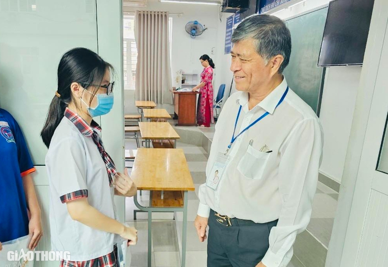 TP.HCM: Th&iacute; sinh rạng rỡ, tự tin bước v&agrave;o m&ocirc;n thi tốt nghiệp THPT đầu ti&ecirc;n- Ảnh 18.