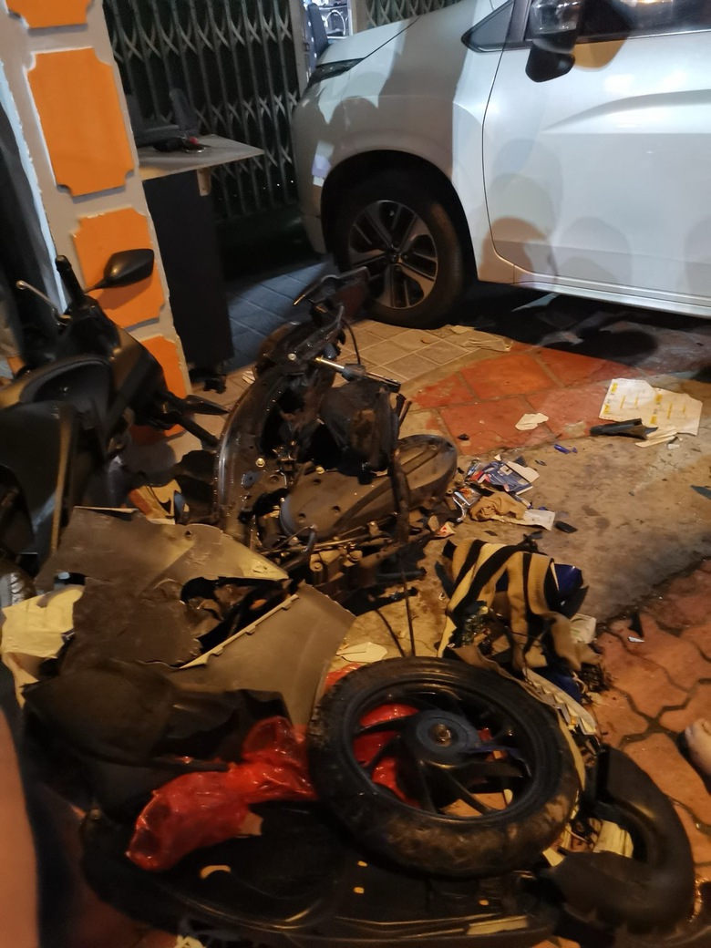 Hiện trường vụ &ocirc; t&ocirc; t&ocirc;ng h&agrave;ng loạt xe m&aacute;y, hai người tử vong ở Vũng T&agrave;u- Ảnh 3.