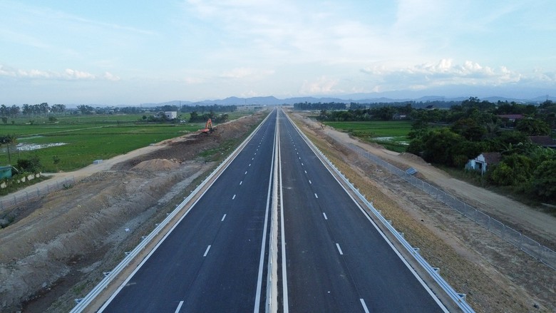 Từ 30/6, &ocirc; t&ocirc; c&oacute; thể đi thẳng đến H&agrave; Tĩnh tr&ecirc;n cao tốc Diễn Ch&acirc;u - B&atilde;i Vọt- Ảnh 1.