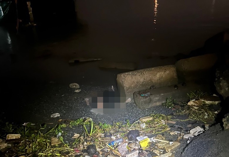 TP.HCM: Đang x&aacute;c minh, t&igrave;m th&acirc;n nh&acirc;n của 3 thi thể tr&ocirc;i s&ocirc;ng- Ảnh 1.