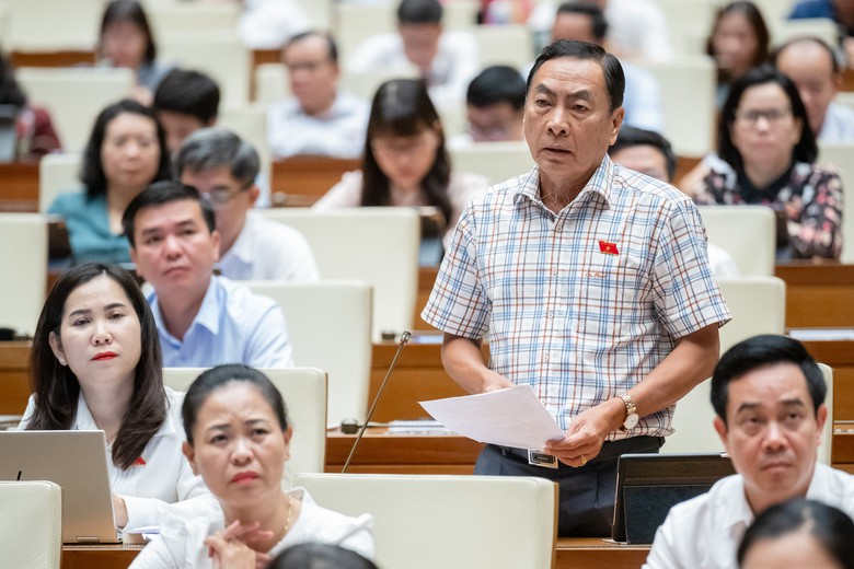 Kh&ocirc;ng phải khai b&aacute;o nếu d&ugrave;ng dao tr&ecirc;n 20cm để lao động sản xuất- Ảnh 1.