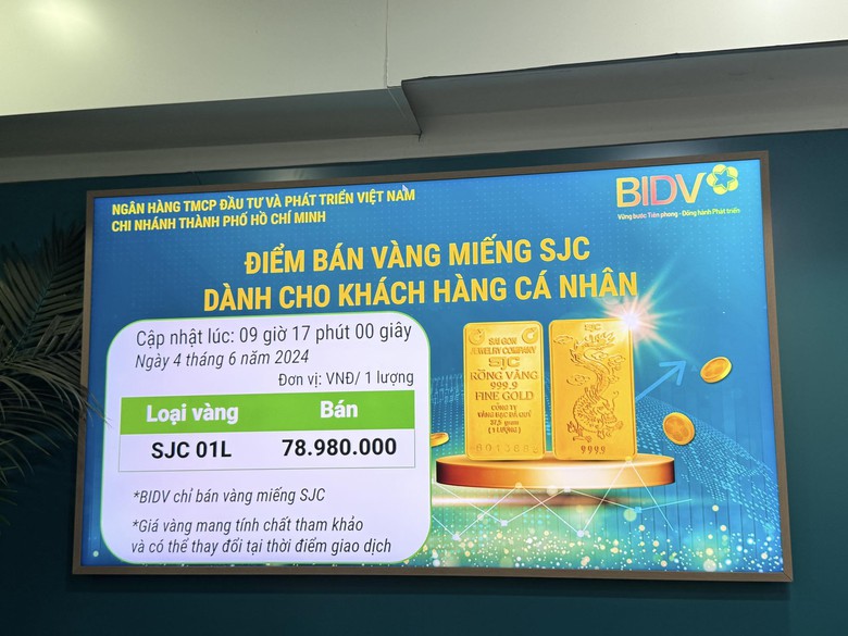 V&igrave; sao người d&acirc;n TP.HCM kh&oacute; mua v&agrave;ng miếng SJC?- Ảnh 2.