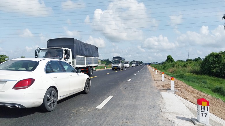 Cơ bản khắc phục xong sạt lở QL80 đoạn qua TP Cần Thơ- Ảnh 2. Cơ bản khắc phục xong sạt lở QL80 đoạn qua TP Cần Thơ- Ảnh 2.