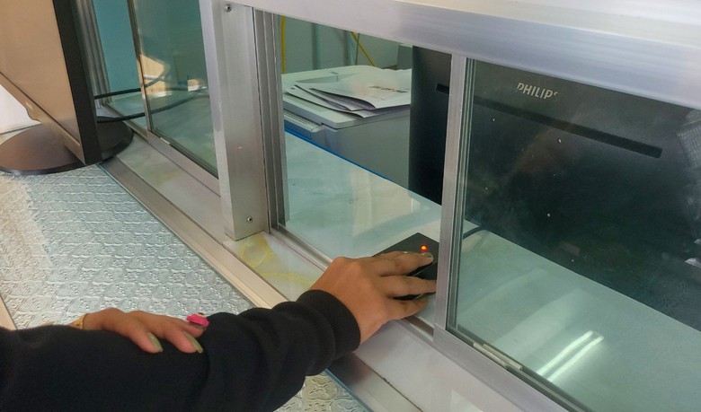 Nhiều c&aacute;n bộ C&ocirc;ng an Hậu Giang bị khởi tố li&ecirc;n quan cấp biển số xe- Ảnh 1.