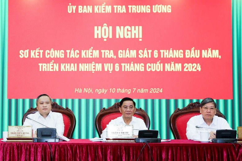Đề nghị Bộ Ch&iacute;nh trị, Ban B&iacute; thư kỷ luật 4 c&aacute;n bộ vi phạm k&ecirc; khai t&agrave;i sản- Ảnh 1.