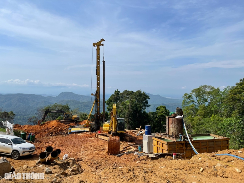 Khẩn trương bàn giao cọc mốc GPMB dự án mở rộng QL28B- Ảnh 3. Khẩn trương bàn giao cọc mốc GPMB dự án mở rộng QL28B- Ảnh 3.