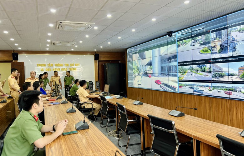 Quảng Ninh ra mắt trang zalo tiếp nhận phản ánh về trật tự ATGT- Ảnh 2. Quảng Ninh ra mắt trang zalo tiếp nhận phản ánh về trật tự ATGT- Ảnh 2.