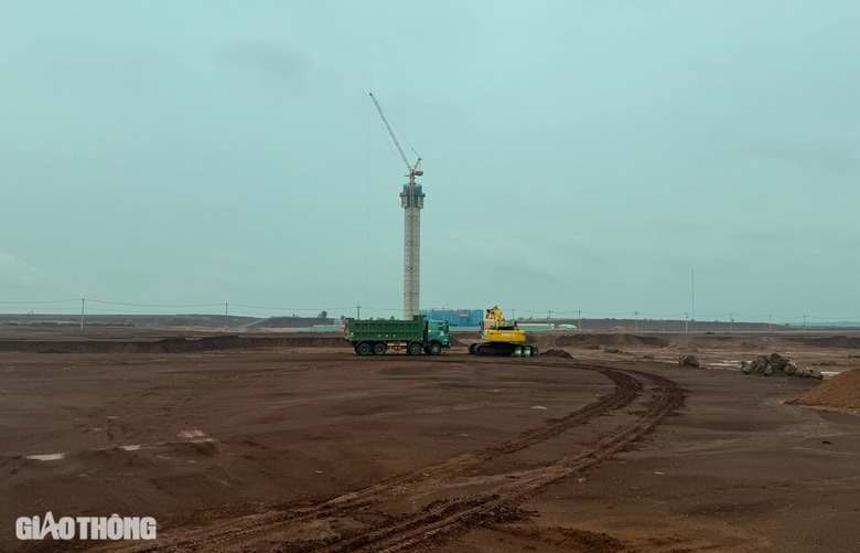 Ngắm th&aacute;p kh&ocirc;ng lưu s&acirc;n bay Long Th&agrave;nh cao hơn 91m- Ảnh 6.