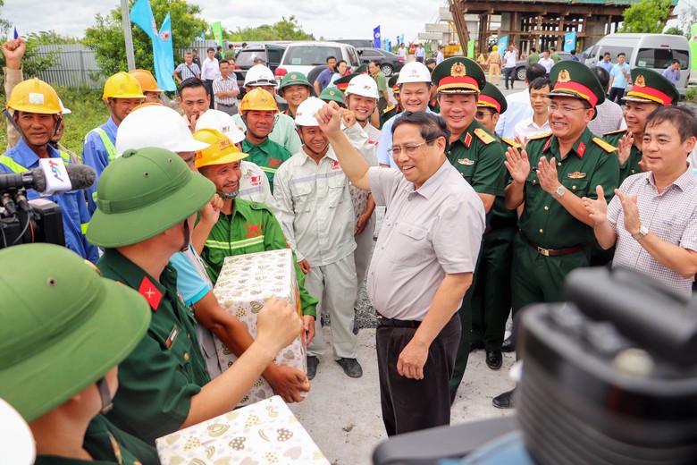 Thủ tướng: Quyết t&acirc;m ho&agrave;n th&agrave;nh khoảng 1.200km cao tốc cho ĐBSCL- Ảnh 2.