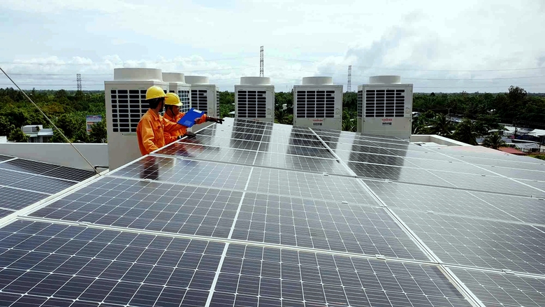 Vẫn l&uacute;ng t&uacute;ng khi mua b&aacute;n điện trực tiếp- Ảnh 1.