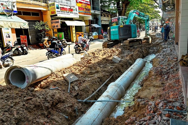 Điện lực, viễn th&ocirc;ng phải trả ph&iacute; thu&ecirc; hạ tầng đường bộ- Ảnh 1.