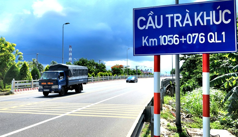 V&igrave; sao cầu Tr&agrave; Kh&uacute;c 2 qua Quảng Ng&atilde;i phải "đ&oacute;ng cửa" trong 2 th&aacute;ng?- Ảnh 1.