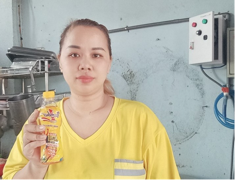 Chị Trịnh Thị Ngọc Thảo l&agrave; một trong 10 kh&aacute;ch h&agrave;ng may mắn nhận giải Nh&igrave; trị gi&aacute; 30 triệu sau v&ograve;ng livestream thứ 2 của chương tr&igrave;nh.