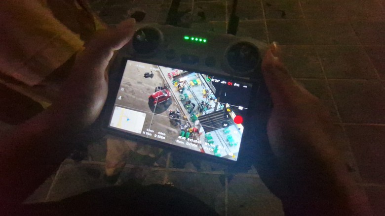 T&agrave;i xế ngỡ ng&agrave;ng v&igrave; bị flycam "bắt quả tang" vi phạm nồng độ cồn- Ảnh 5.