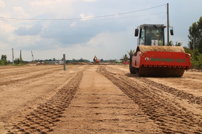 Vĩnh Long x&aacute;c định 9 mỏ c&aacute;t dự kiến cấp cho cao tốc Cần Thơ - C&agrave; Mau v&agrave; đường V&agrave;nh đai 3- Ảnh 1.