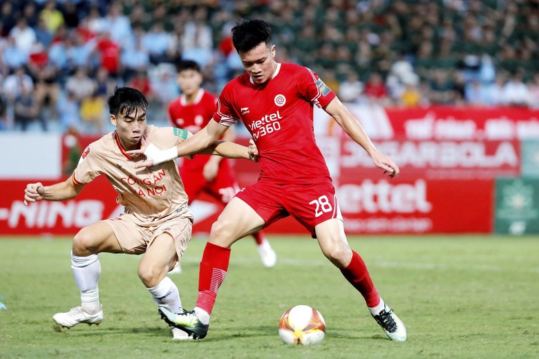 Chuyển đội b&oacute;ng mới, QBV Việt Nam cho Quang Hải "h&iacute;t kh&oacute;i" về tiền l&oacute;t tay?- Ảnh 1.