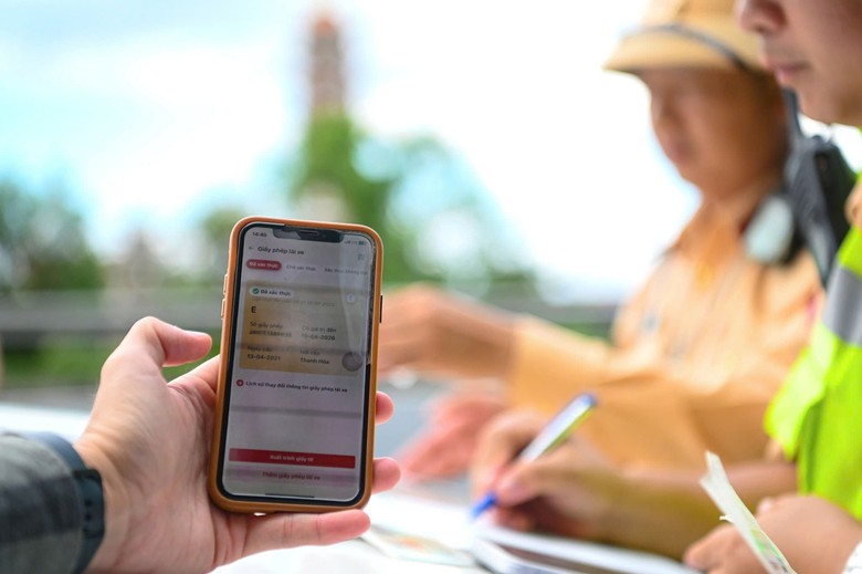 CSGT ghi hình "phạt nguội", hàng trăm tài xế bị xử phạt trên cao tốc- Ảnh 2. CSGT ghi hình "phạt nguội", hàng trăm tài xế bị xử phạt trên cao tốc- Ảnh 2.