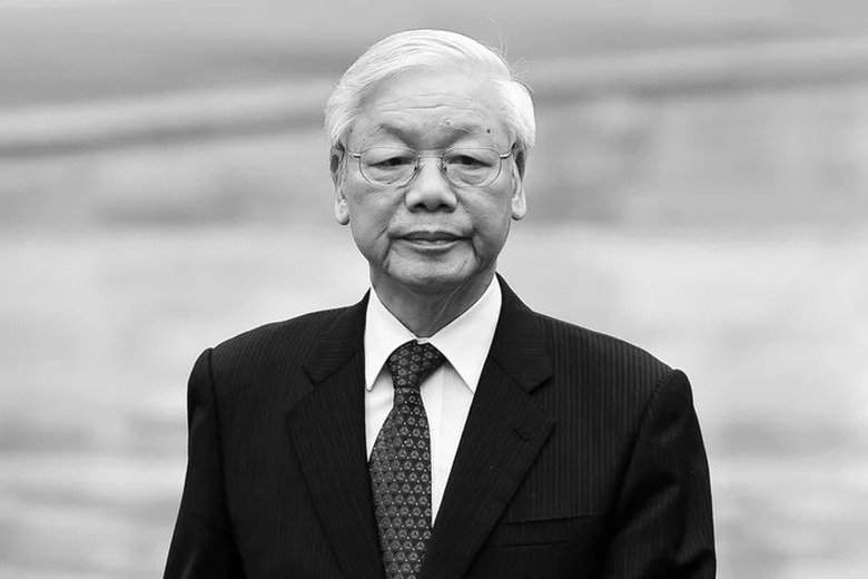 CSGT phân luồng giao thông phục vụ Quốc tang Tổng Bí thư Nguyễn Phú Trọng- Ảnh 1. CSGT phân luồng giao thông phục vụ Quốc tang Tổng Bí thư Nguyễn Phú Trọng- Ảnh 1.