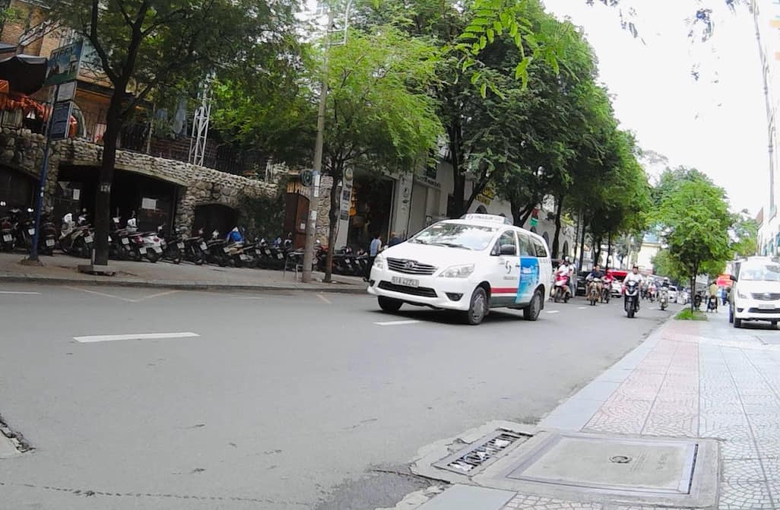 TP.HCM cấm xe bu&yacute;t bấm c&ograve;i trong 2 ng&agrave;y Quốc tang- Ảnh 1.