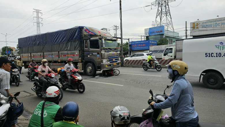 Hiện trường vụ tai nạn giao thông nghiêm trọng khiến một người tử vong. Hiện trường vụ tai nạn giao thông nghiêm trọng khiến một người tử vong.